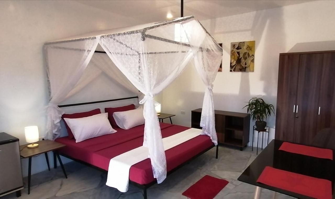Bed and Breakfast Lonos Circle Romblon Exterior foto
