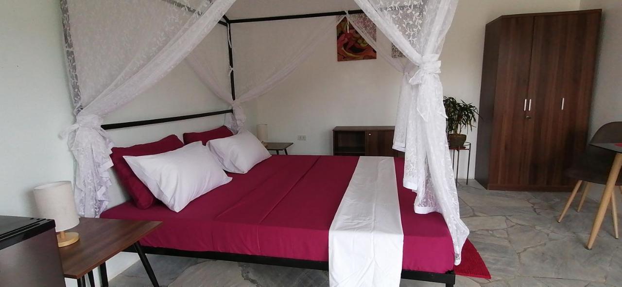 Bed and Breakfast Lonos Circle Romblon Exterior foto